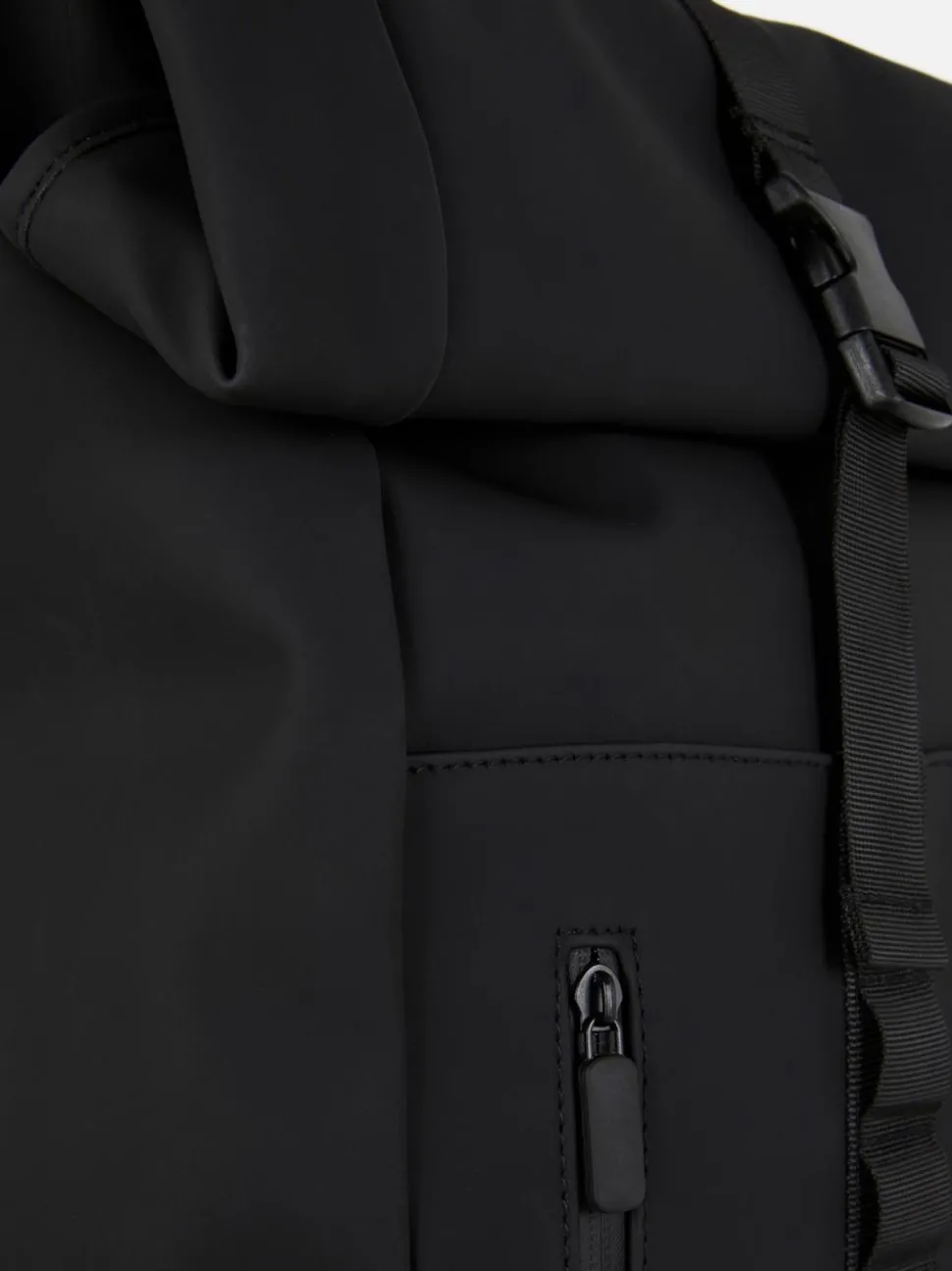 Plecak ze zwijaną klapą u góry