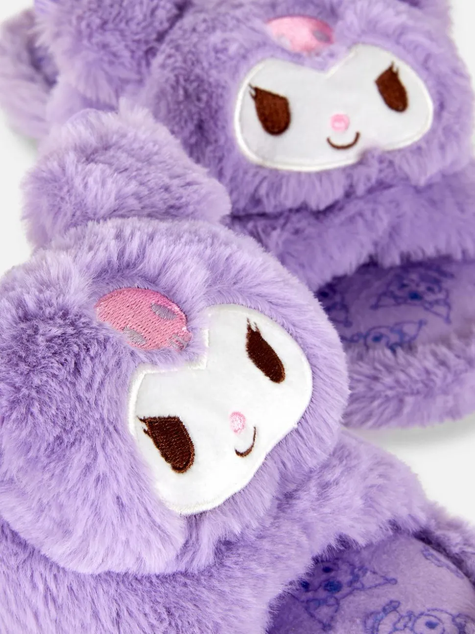 Pluszowe kapcie z futerkiem i Kuromi z Hello Kitty