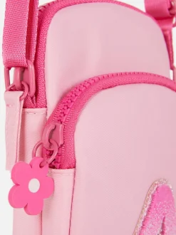 Pokrowiec na telefon na długim pasku z inicjałem