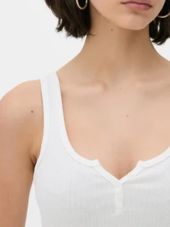 Prążkowana koszulka bez rękawów typu henley