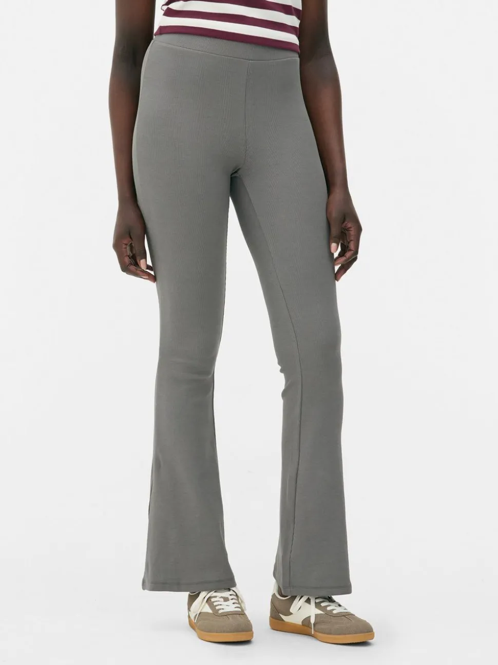 Prążkowane Legginsy z poszerzanymi nogawkami