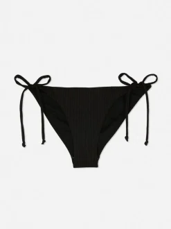 Prążkowany trójkątny dół od bikini