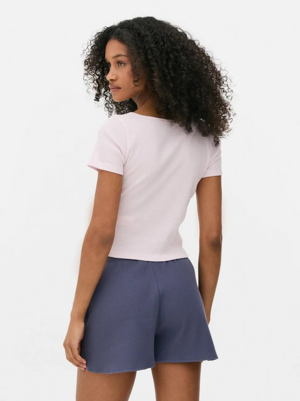 Prążkowany T-shirt typu henley