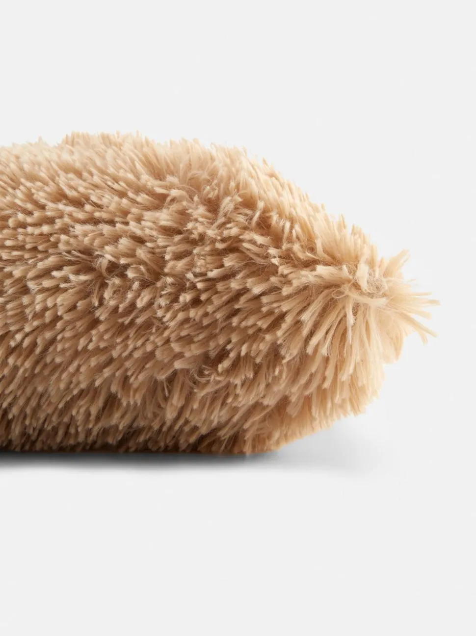 Puszysta podłużna poduszka