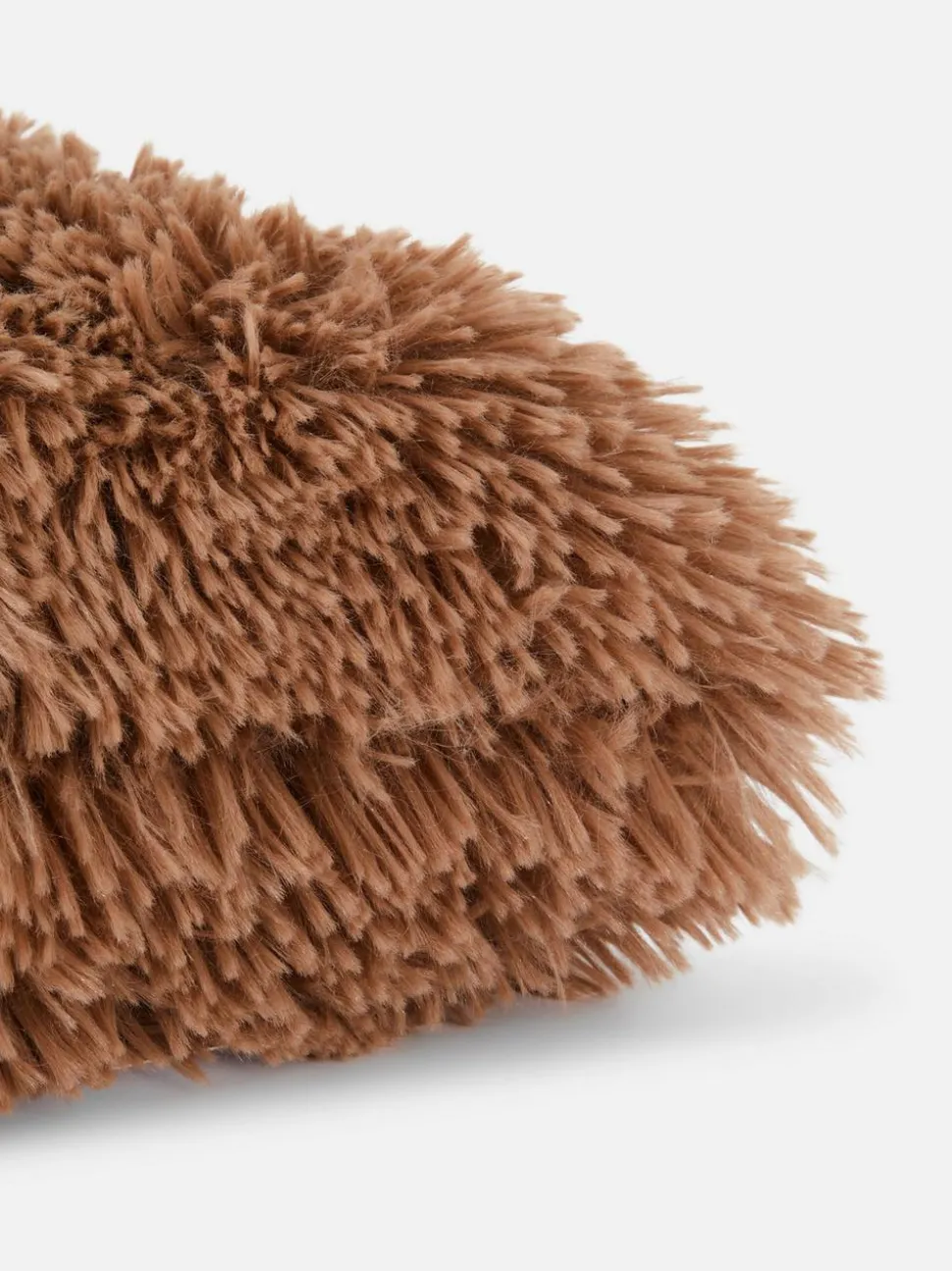 Puszysta podłużna poduszka