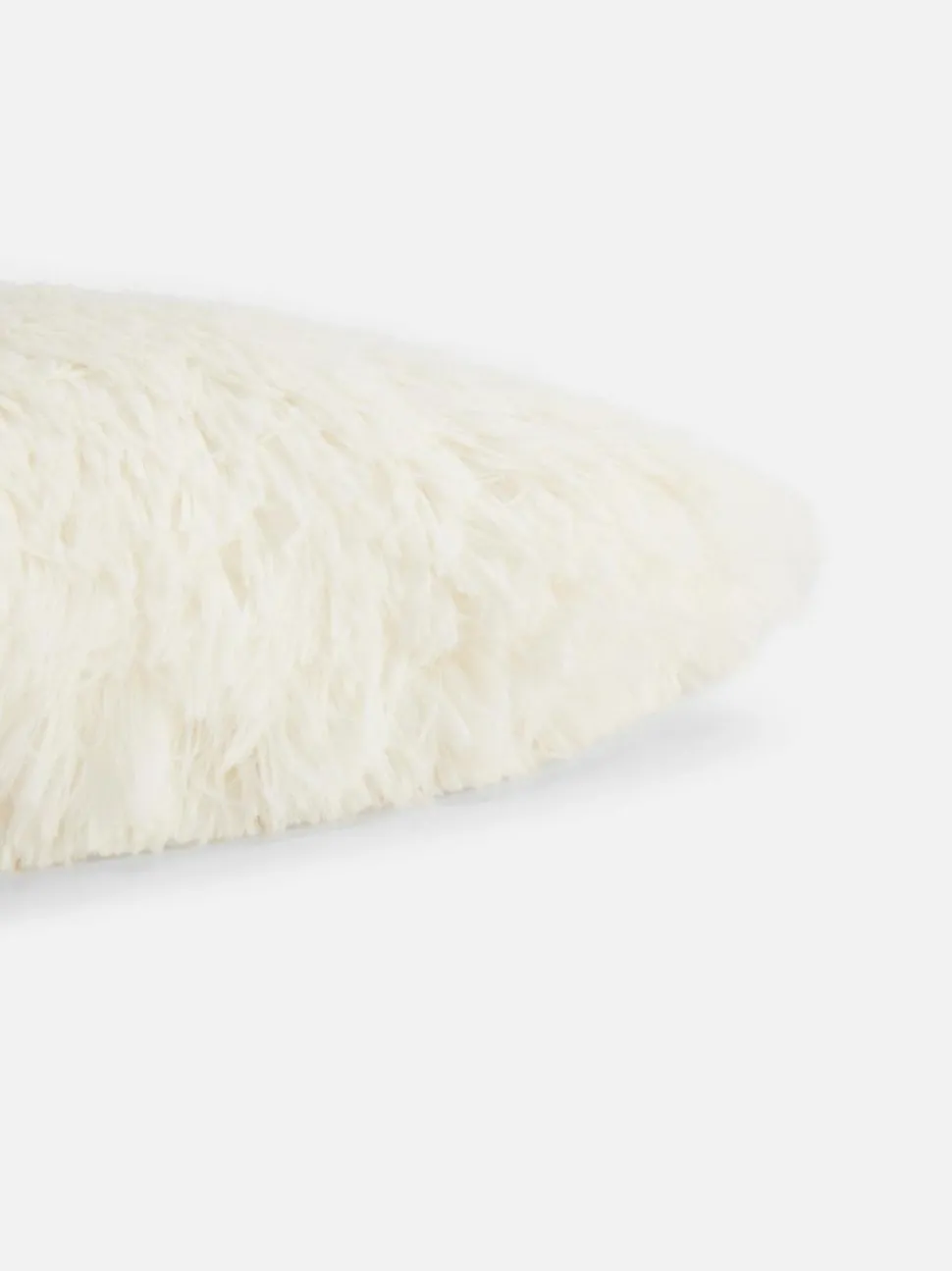 Puszysta podłużna poduszka