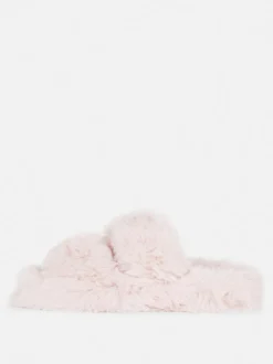 Puszyste kapcie z dwoma paskami