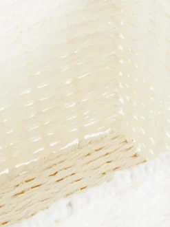 Średni koszyk z papierowej wikliny