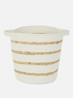 Średni pleciony kosz do przechowywania w paski