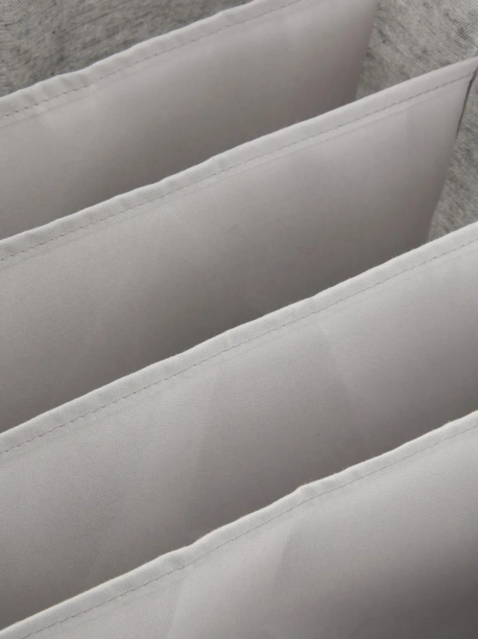 Średniej wielkości organizer na ubrania