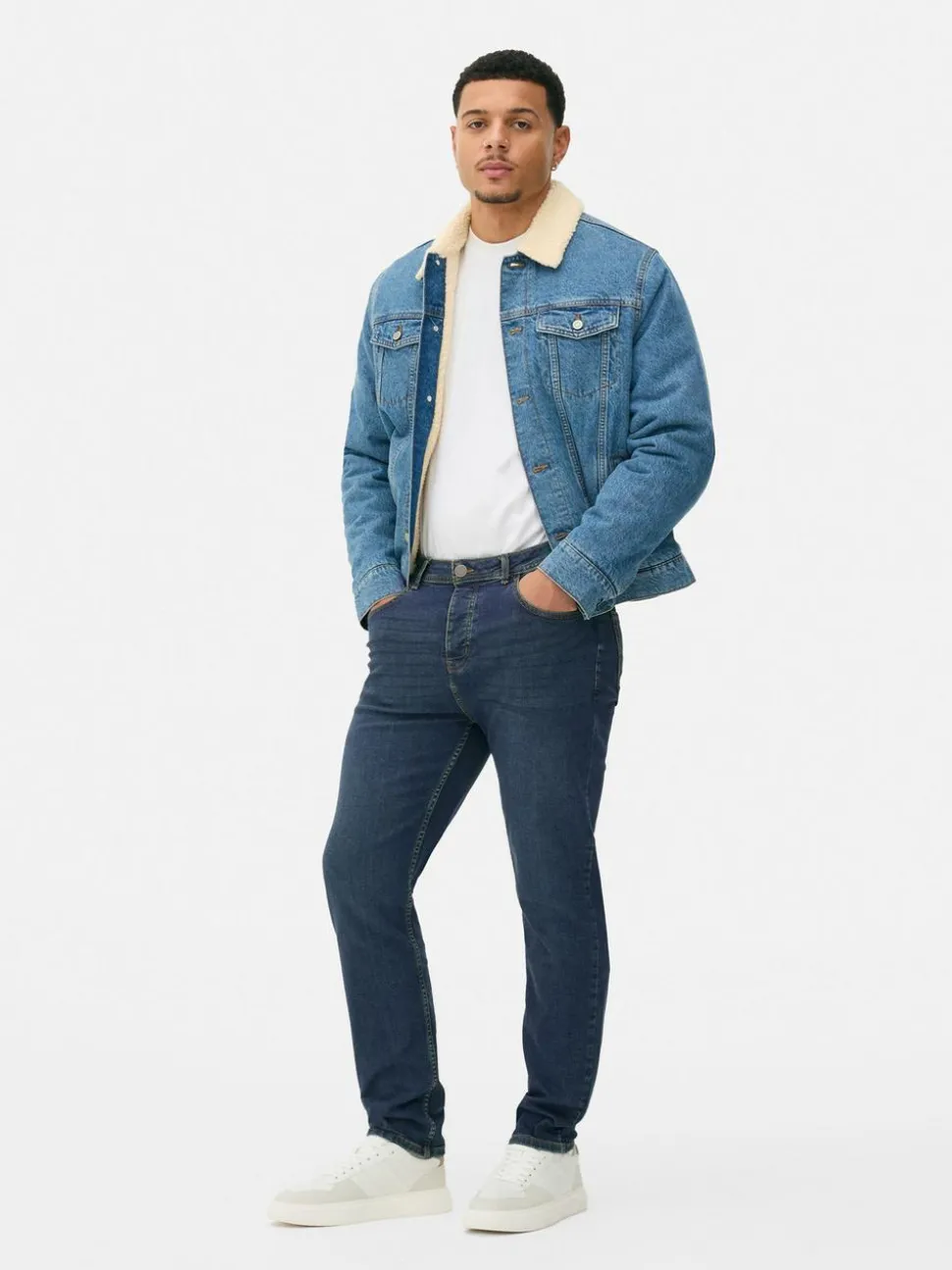 Rozciągliwe jeansy o kroju slim