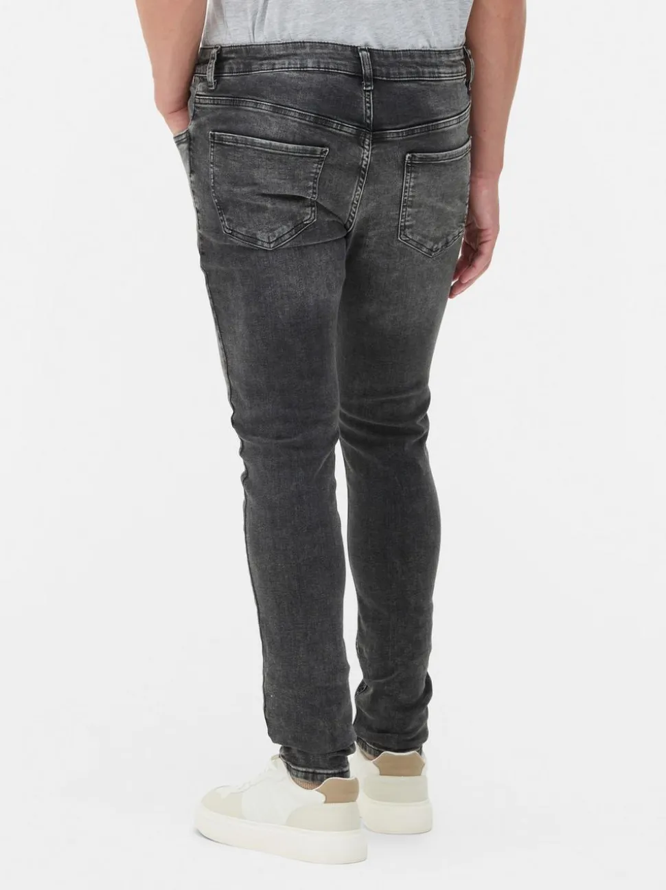 Rozciągliwe jeansy o kroju slim