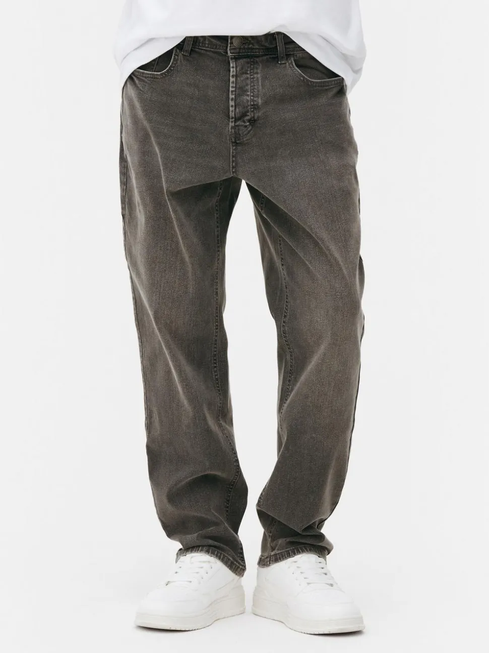 Rozciągliwe jeansy o prostym kroju