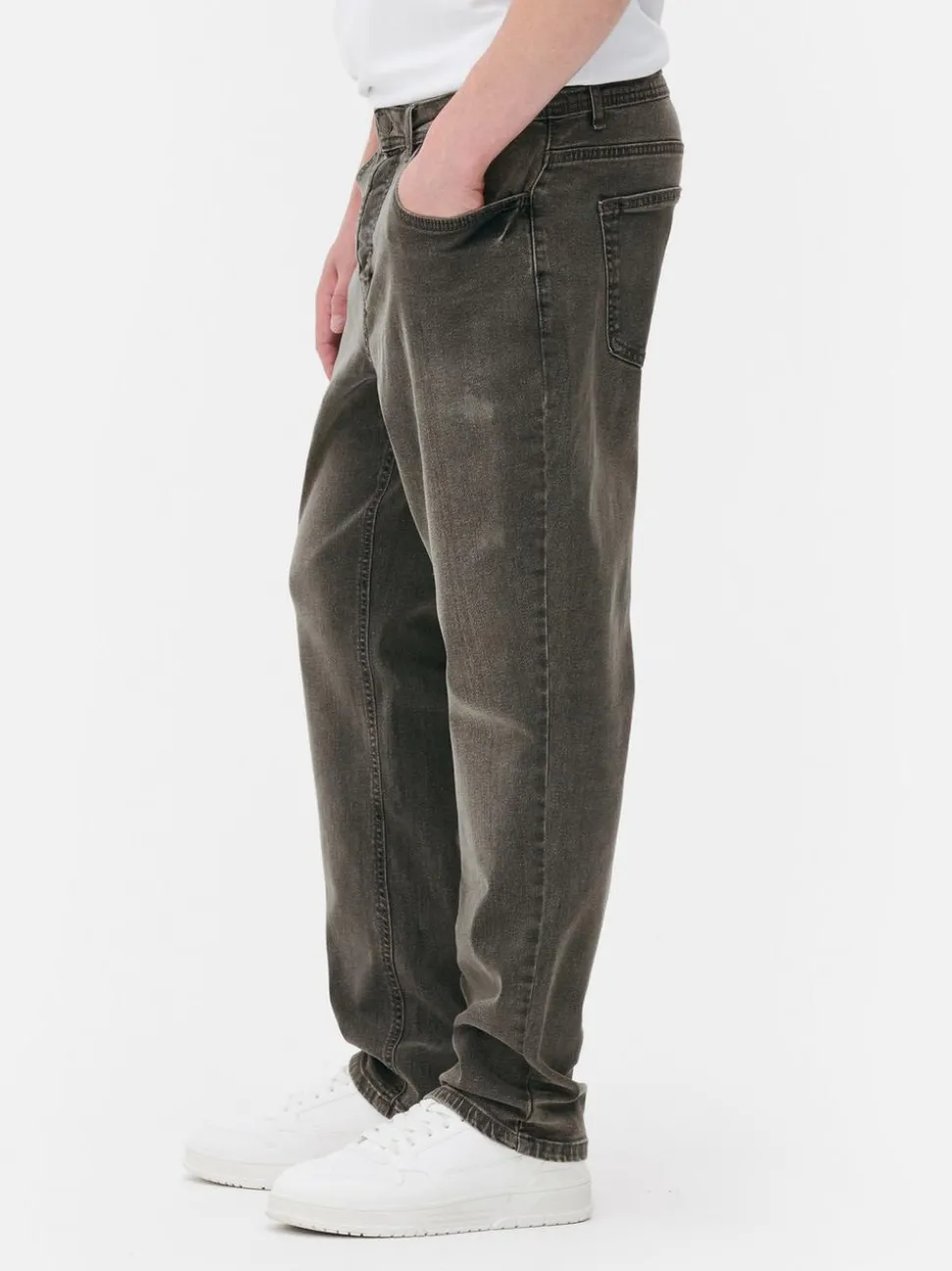 Rozciągliwe jeansy o prostym kroju