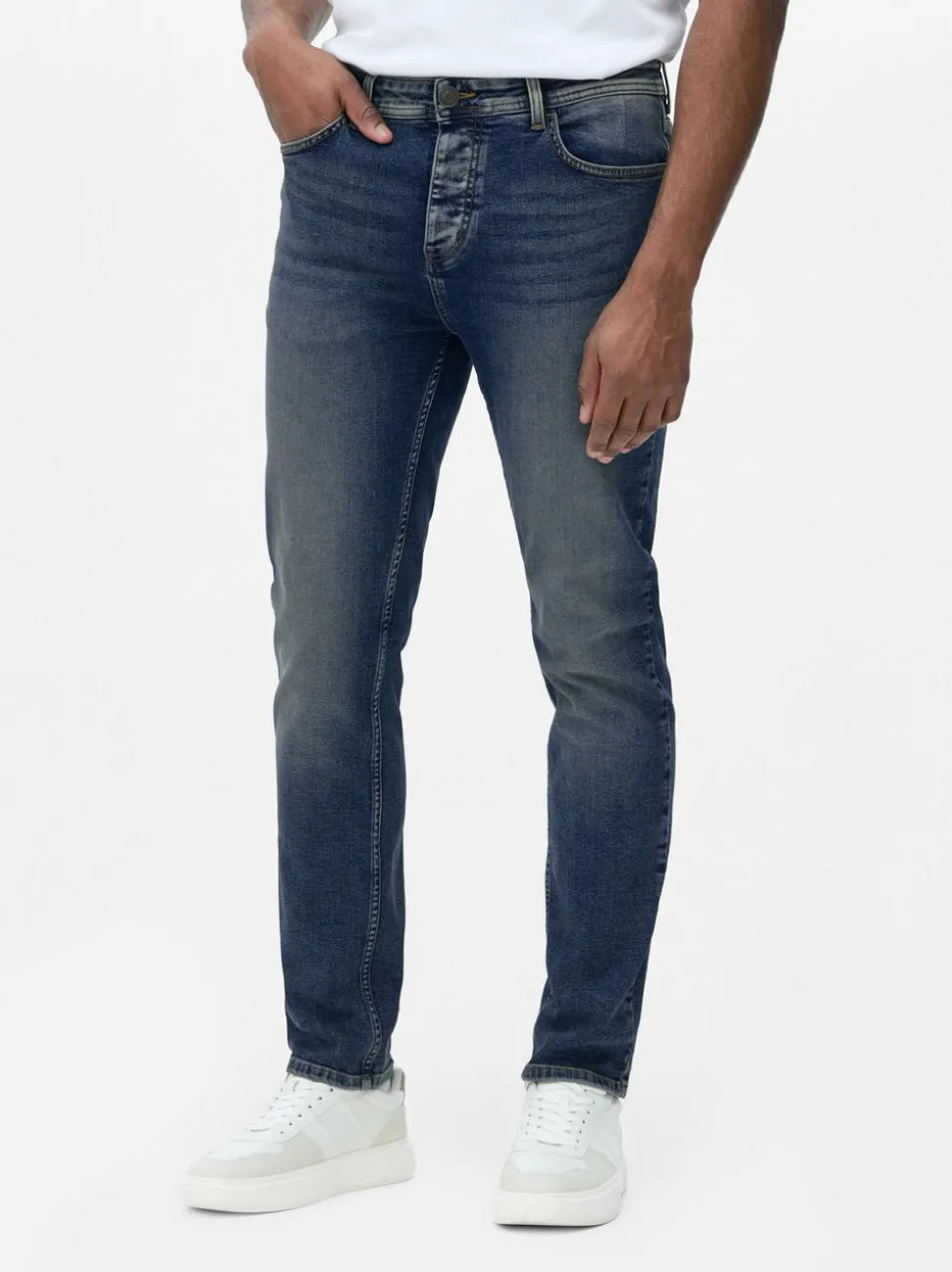 Rozciągliwe jeansy z wąskimi nogawkami