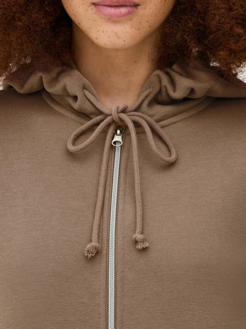 Rozpinana bluza z kapturem