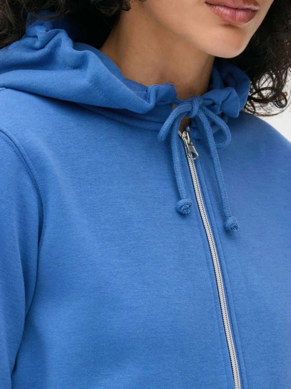 Rozpinana bluza z kapturem