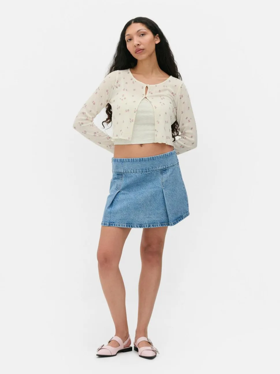 Rozpinany sweter w drobne kwiaty