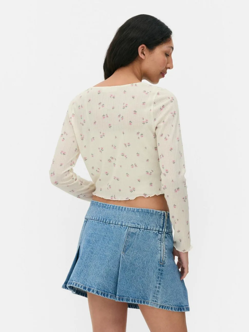 Rozpinany sweter w drobne kwiaty