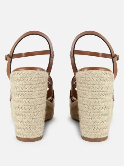 Sandały na koturnie z paskami Paula Echevarría