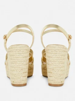 Sandały na koturnie z paskami Paula Echevarría