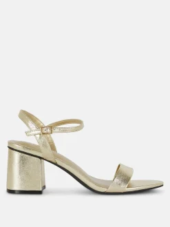 Sandały na obcasie klockowym