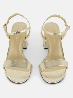 Sandały na obcasie klockowym