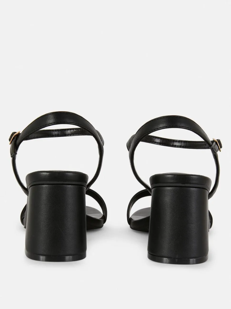 Sandały na obcasie klockowym