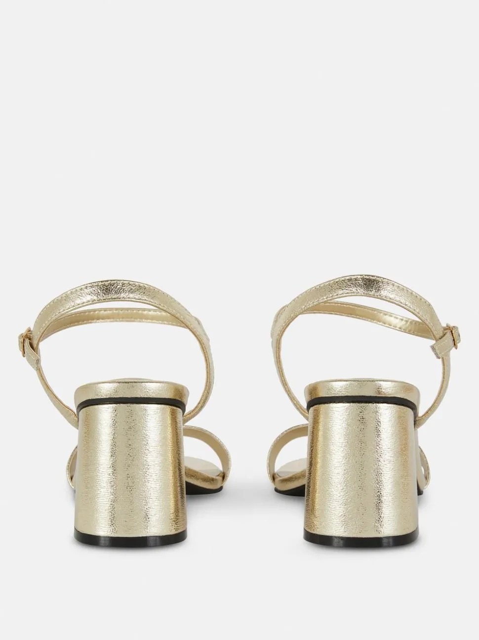 Sandały na obcasie klockowym