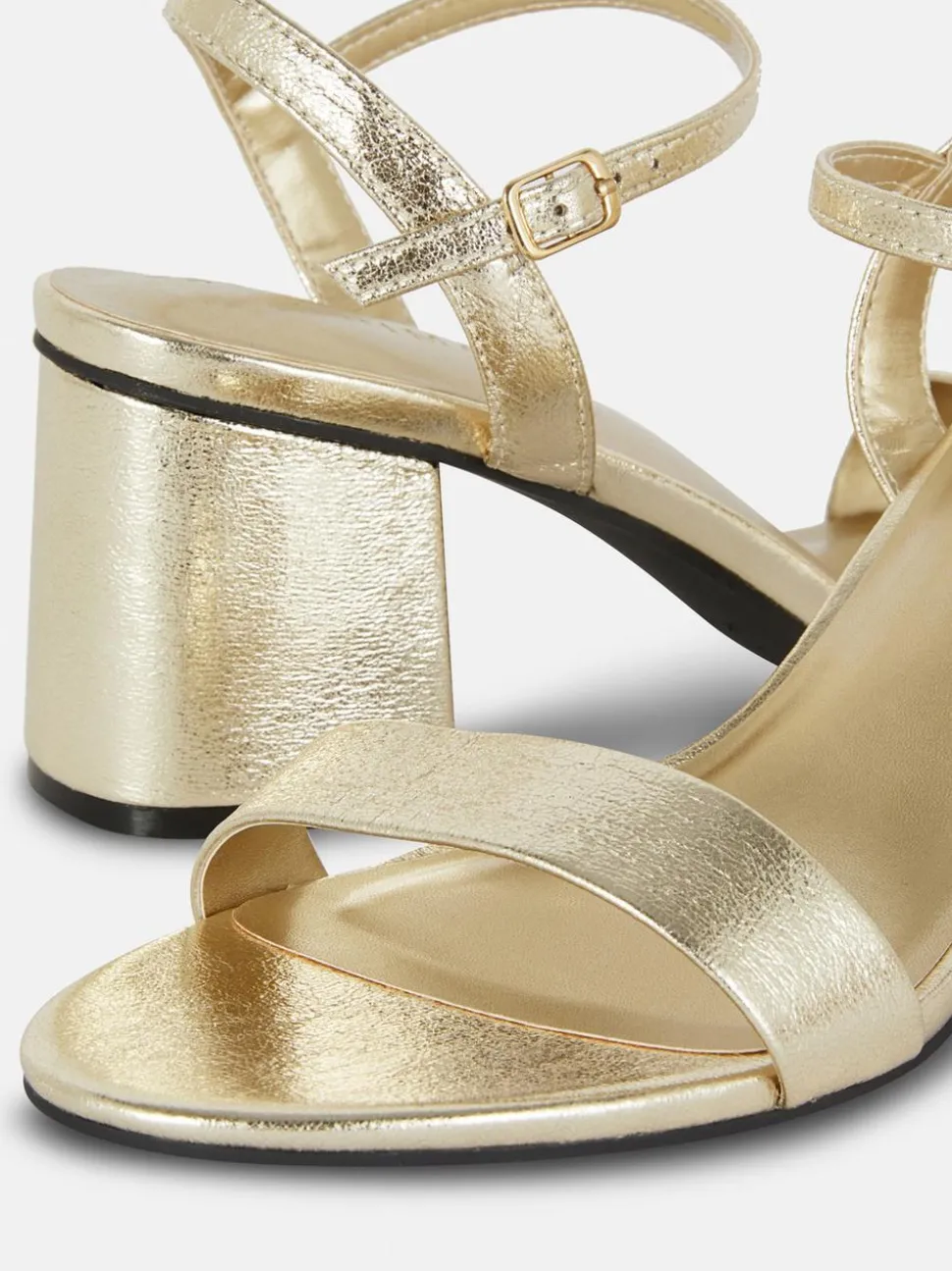 Sandały na obcasie klockowym