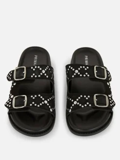 Sandały na płaskiej podeszwie z ćwiekami