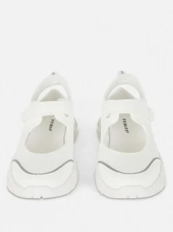 Sandały typu Mary Jane na płaskiej platformie