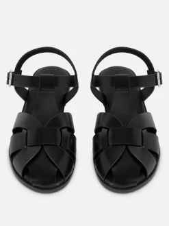 Sandały w rybackim stylu ze skrzyżowanymi paskami