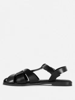 Sandały w rybackim stylu ze skrzyżowanymi paskami