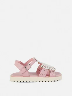 Sandały z odkrytymi palcami i motywem motyla