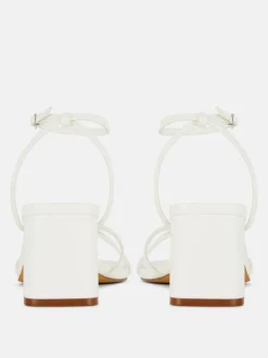 Sandały z paskami na krzyż na klockowym obcasie