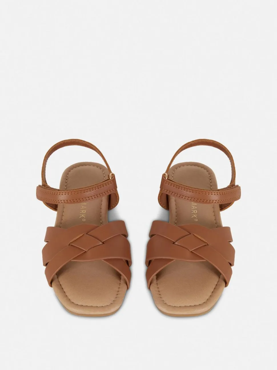 Sandały z plecionymi paskami na krzyż