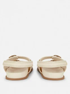 Sandały z podwójnym paskiem Paula Echevarría