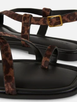 Sandały z pętelką na palec Paula Echevarría