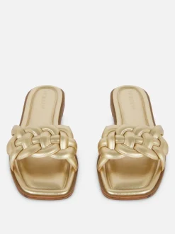 Sandały z tkanym paskiem