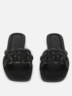 Sandały z tkanym paskiem