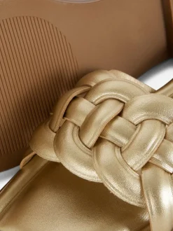 Sandały z tkanym paskiem