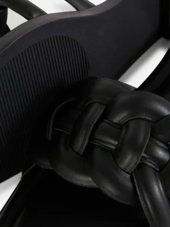 Sandały z tkanym paskiem