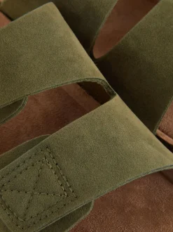 Sandały z wkładką i dwoma paskami