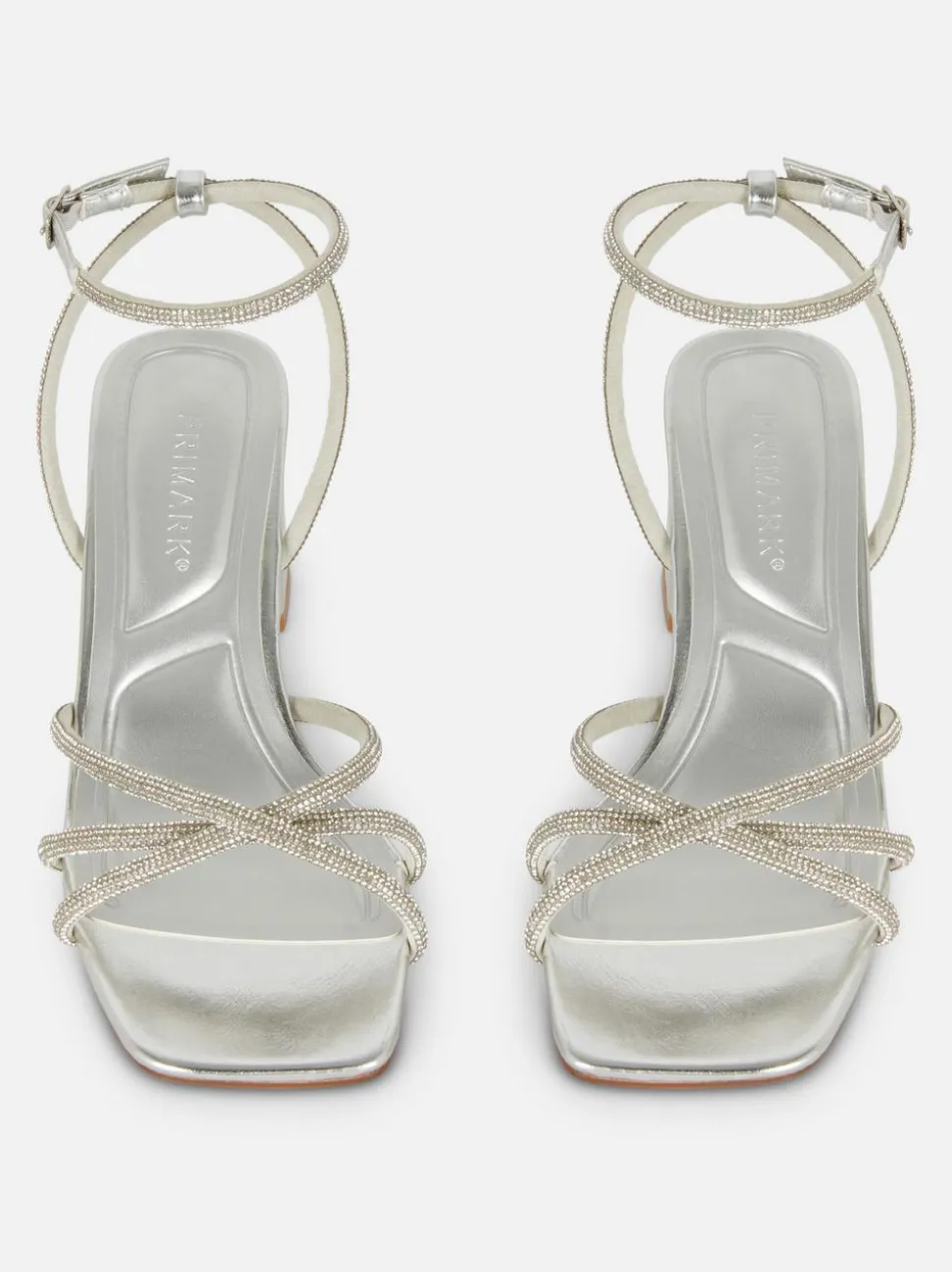 Sandały ze zdobionym paskiem na klockowym obcasie