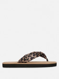 Sandały-japonki na płaskiej podeszwie