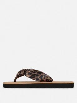 Sandały-japonki na płaskiej podeszwie