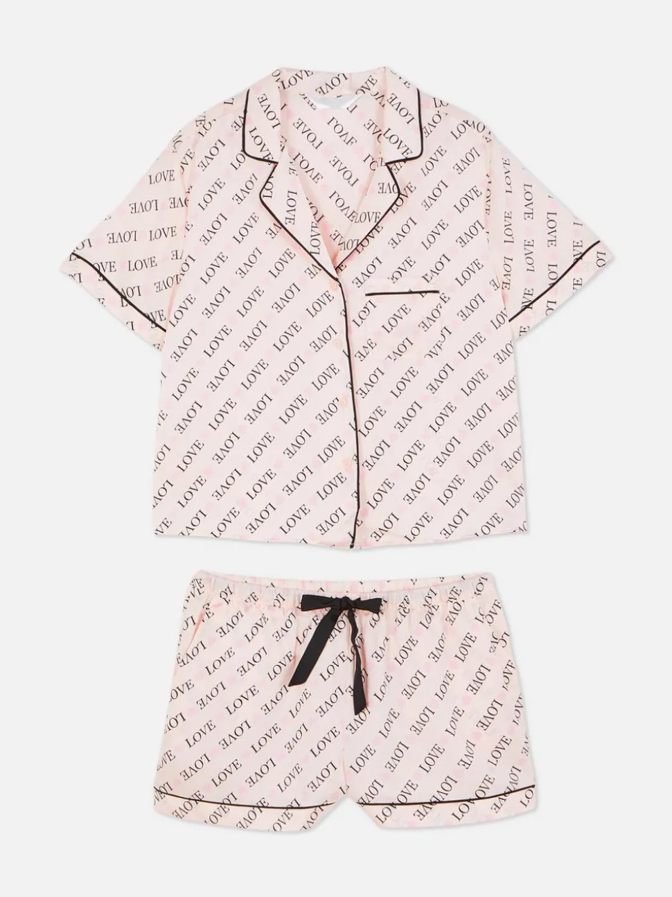 Satynowa piżama z koszulą i szortami