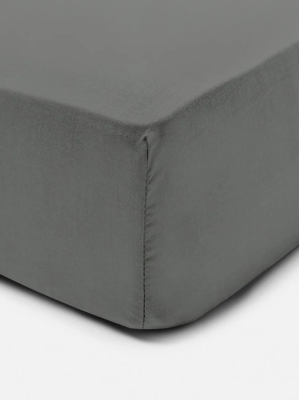 Satynowe prześcieradło z gumką na łóżko jednoosobowe