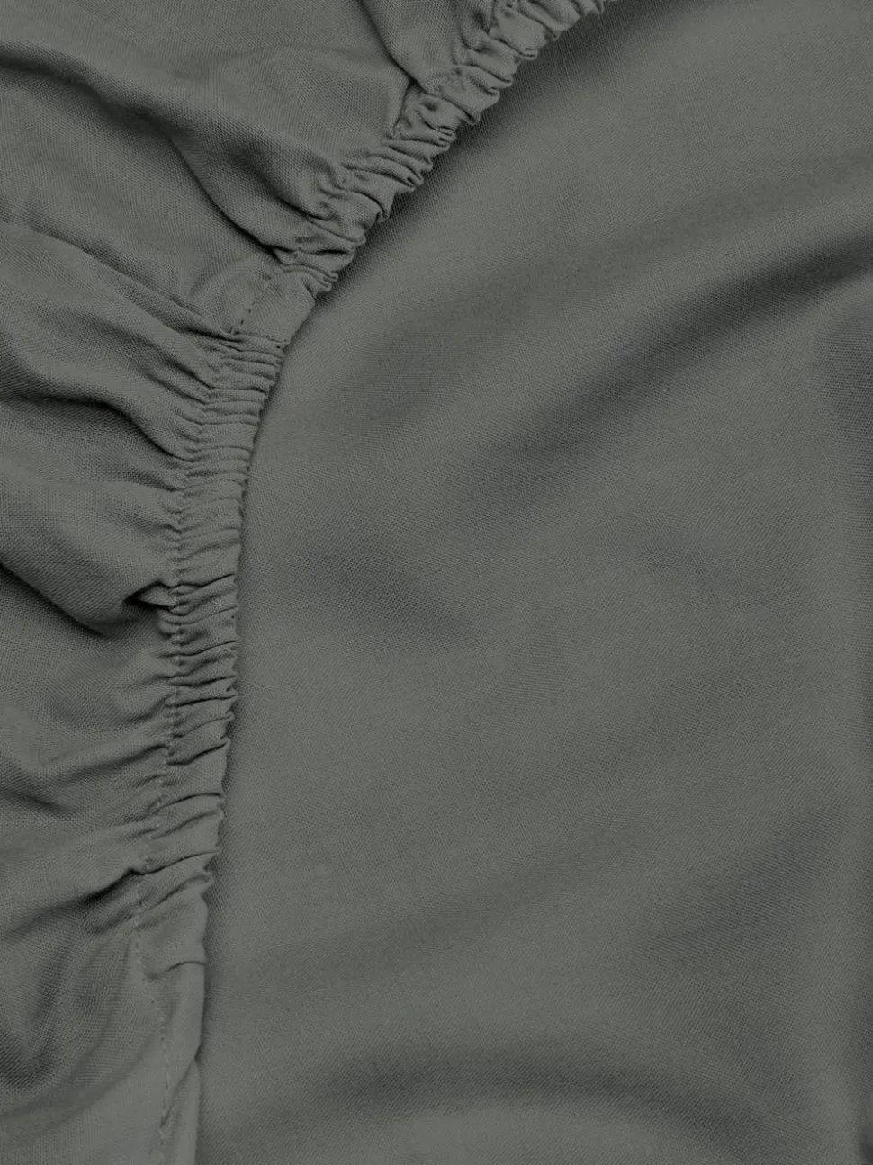 Satynowe prześcieradło z gumką na łóżko jednoosobowe